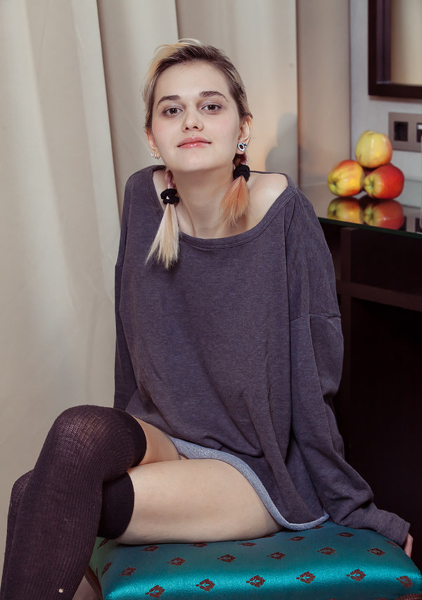 Марина, 18